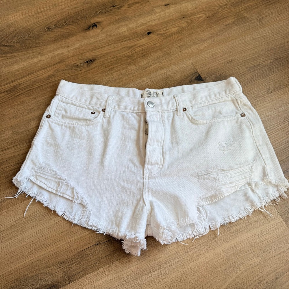 We The Free Free People White‎ Distressed Denim Shorts Button Fly Size 30